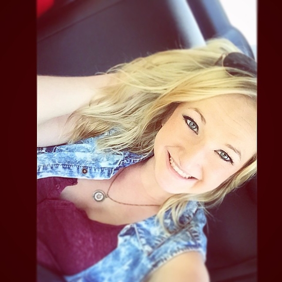 Meet your Posher, Alexandria - Picture 1 of 1