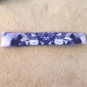 Blue and white patterned lululemon headband