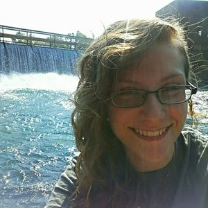 Meet your Posher, Julia