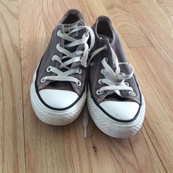 Grey converse shoes
