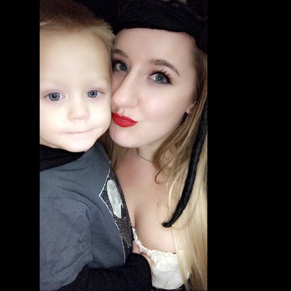 Meet your Posher, Rachel - Picture 2 of 3