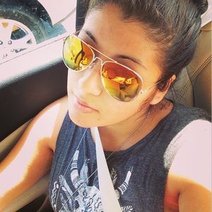 Meet your Posher, Paola