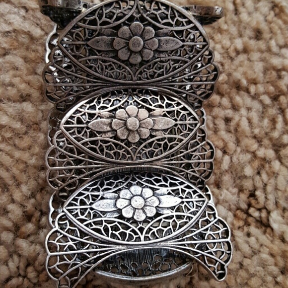 Bracelet - Picture 3 of 3