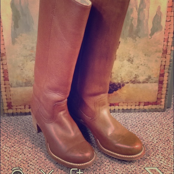 Size 8b women's Frye Boots