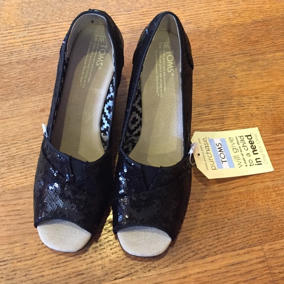 TOMS BLACK SEQUIN WEDGES