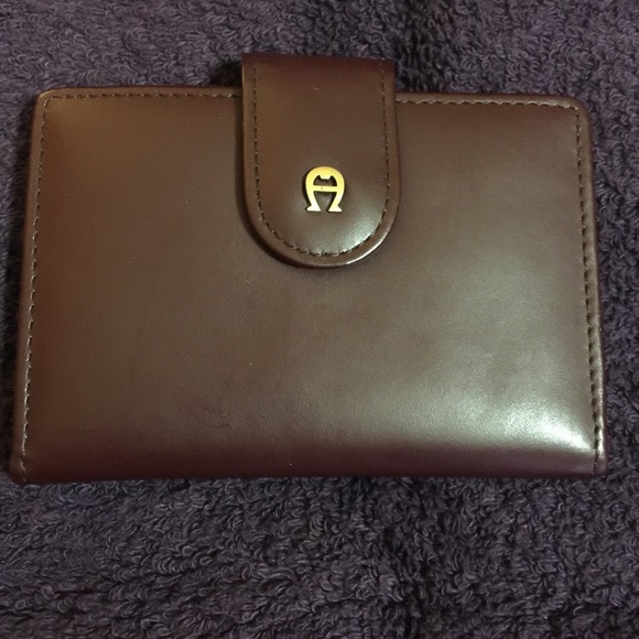 Etienne Aigner card holder