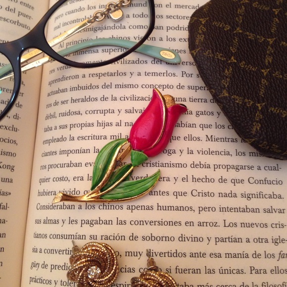Vintage Flower Brooch Signed Rafaelian