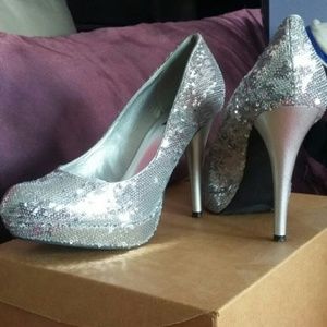 Silver sparkly/ glitter heels