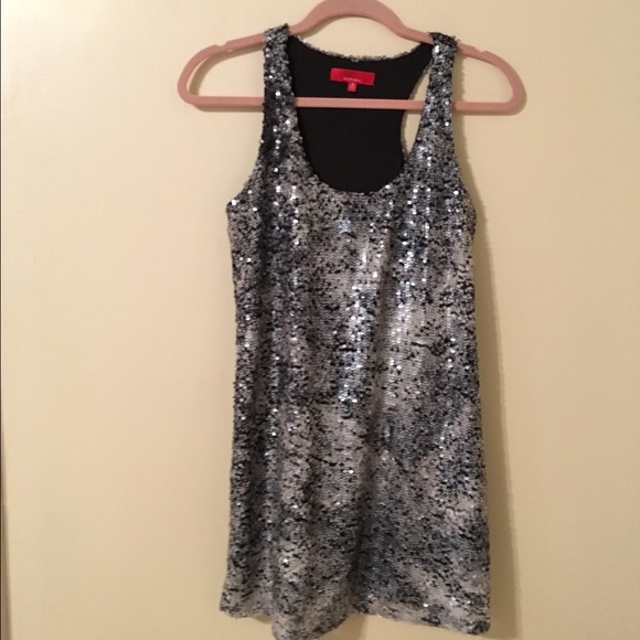 ❗️FINAL MARK DOWN❗️Grey sequin mini dress - Picture 3 of 3