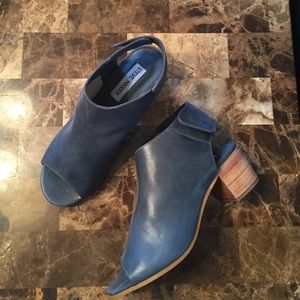 Blue leather transitional city sandals