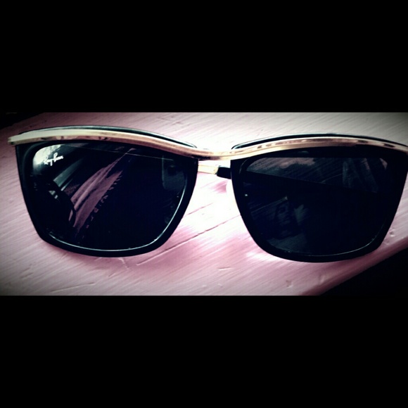 1980 Classic B&L Ray Ban Ebony/Gold Olympian II