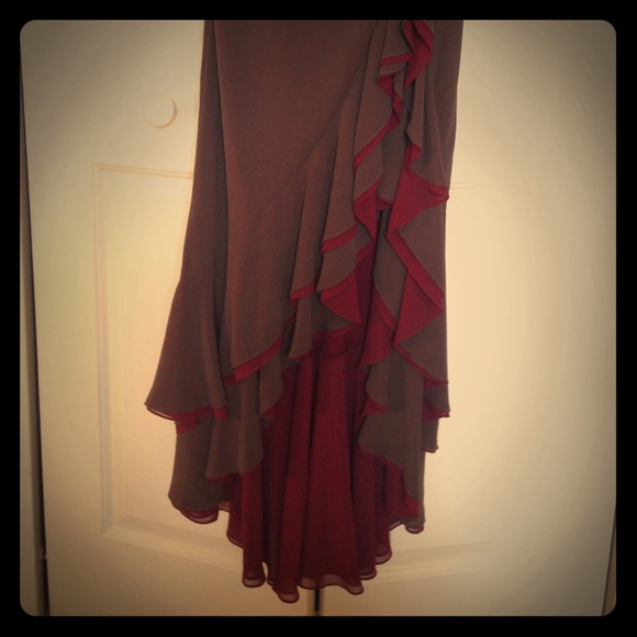 Gorgeous Formal Dress w/ Dramatic Ruffle-Hem