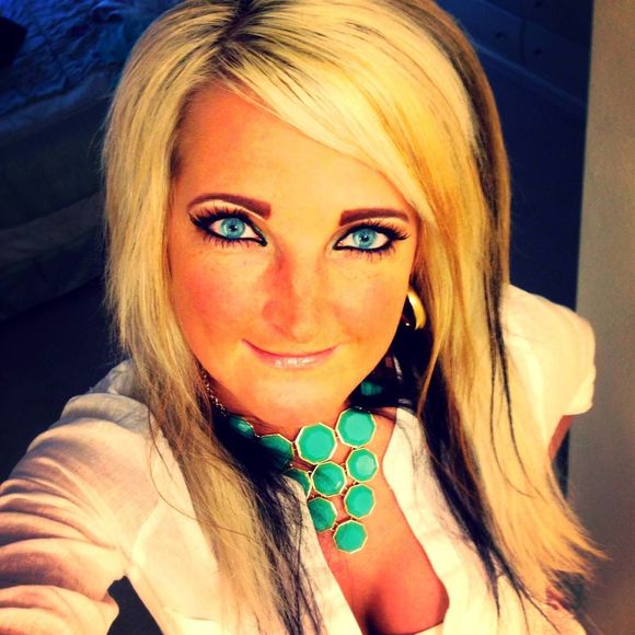 Meet your Posher, Tina