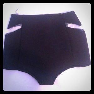 Black bottoms high waiste