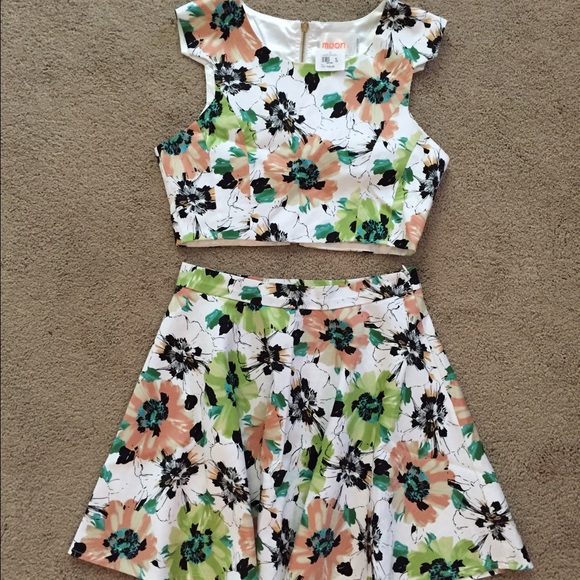 Apricot lane Other - Floral top and bottom outfit - apricot lane