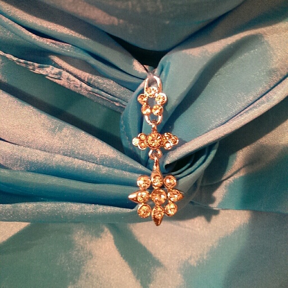 Dress - Picture 4 of 4