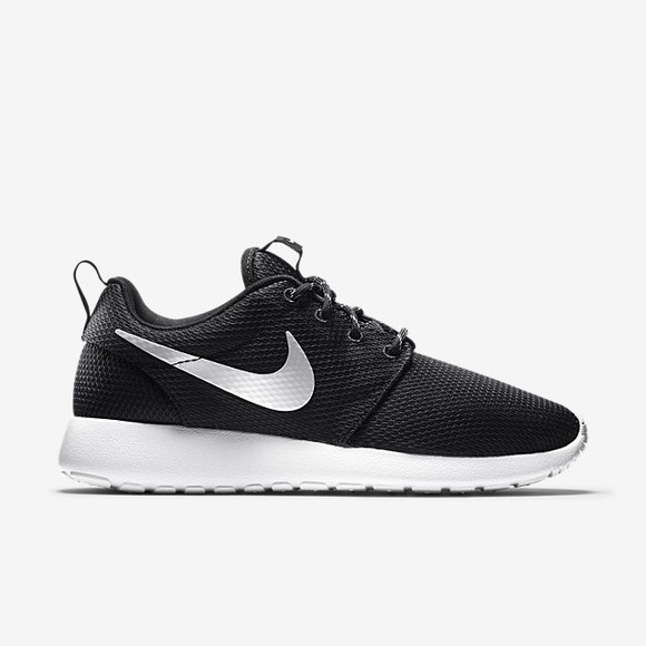 Roshe Runs✔️ (Women's)