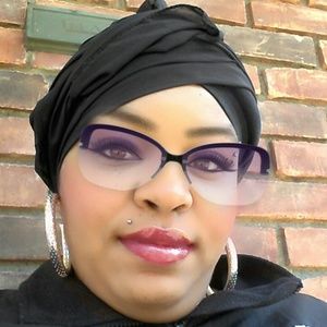 Meet your Posher, Asha