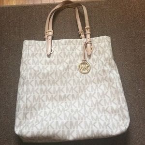 Michael Kors Jet Set Signature Print Bag