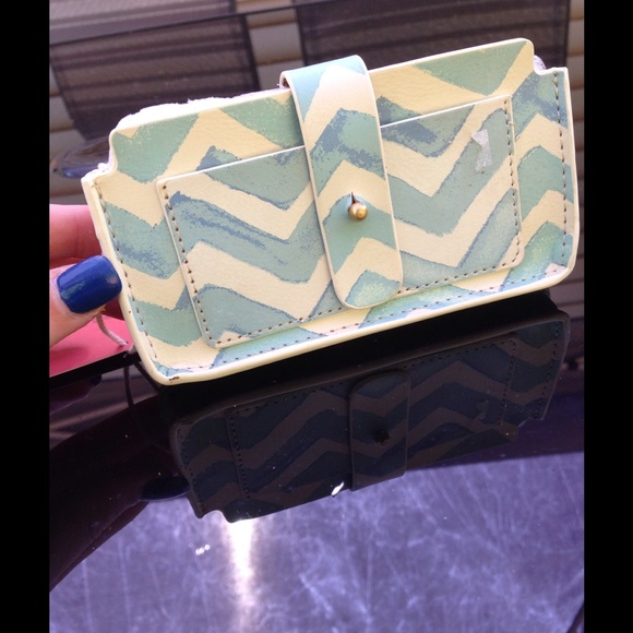 Phone case/holder - Picture 2 of 4