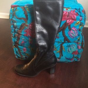 Knee high boots for the everyday wear