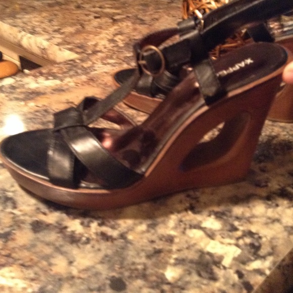 Heels - Picture 1 of 2