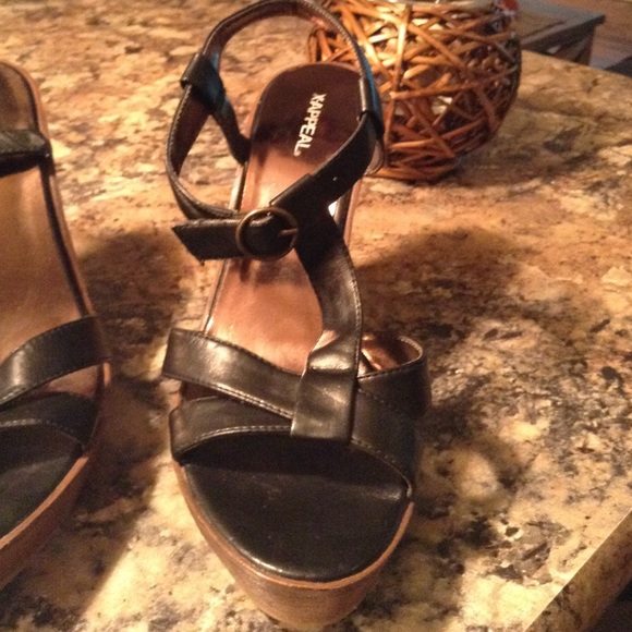 Heels - Picture 2 of 2