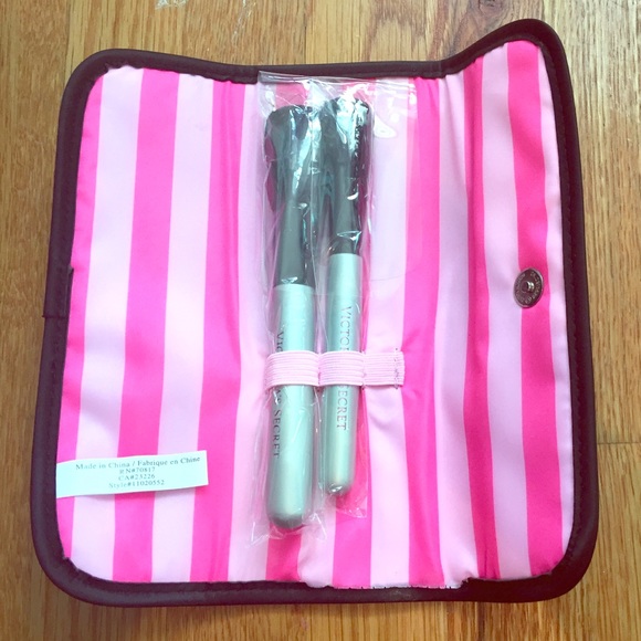 PRICE DROP Victoria's Secret Makeup Brush set
