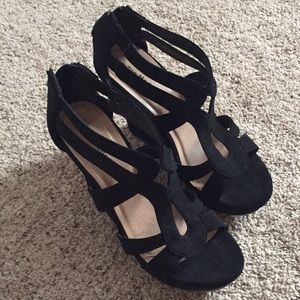 Top Moda Black Strappy Wedge Heels 👠