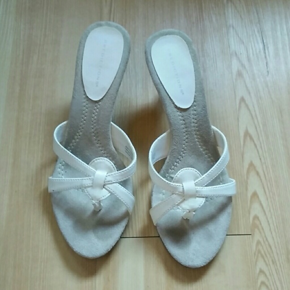 Predictions White Heels - Picture 2 of 4