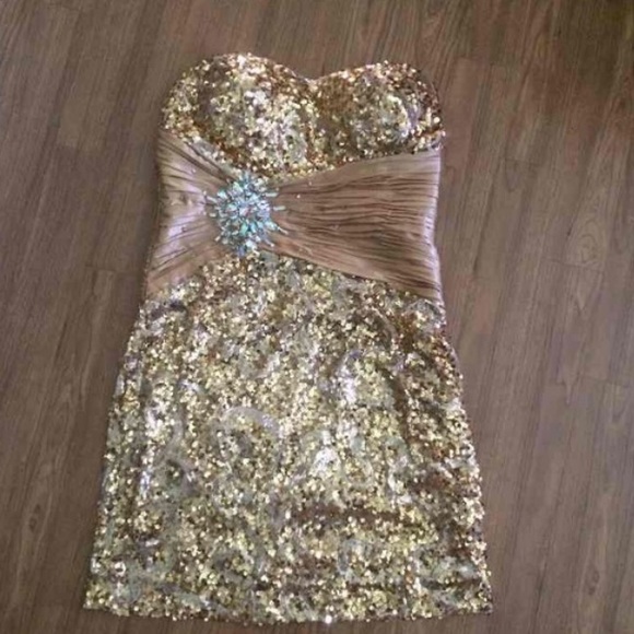 Gold sequenced homecoming dress - Picture 1 of 4