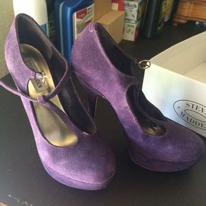 Steve Madden Gaylee Suede Pump