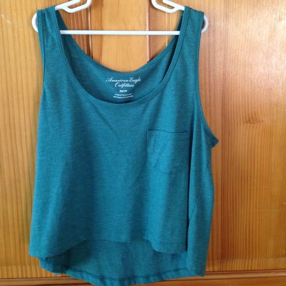 blue/green crop tank 🔥