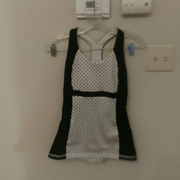 Lululemon Size 4 Top Black and White Polkadot
