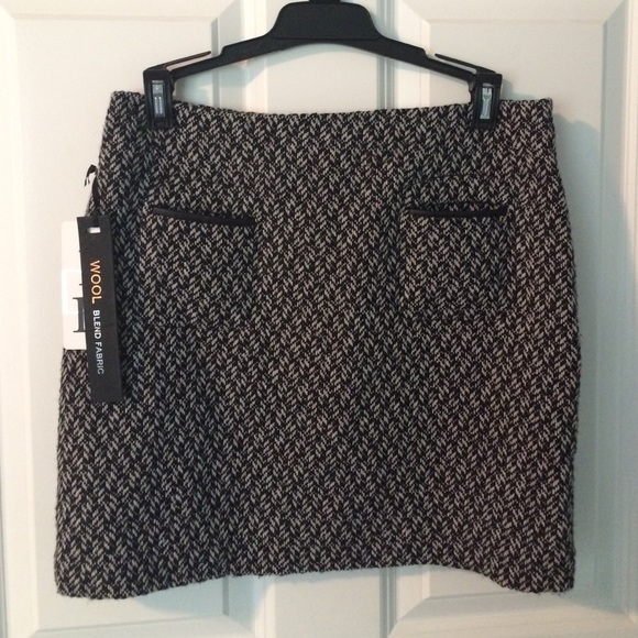 NWT Dalia Collection Front Pocket Wool Skirt