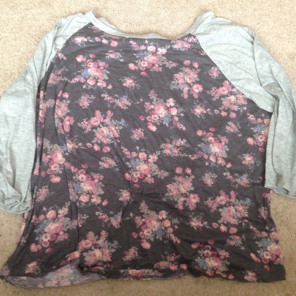 Baseball tee