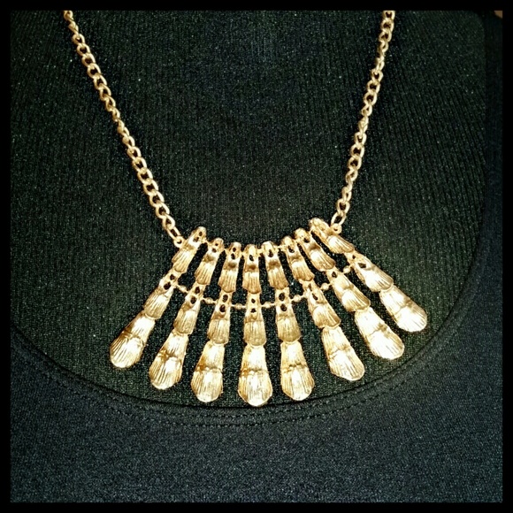 2b bebe Gold Plaque Necklace