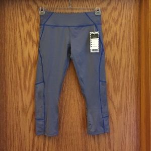 Juxu gray and blue Capri leggings.