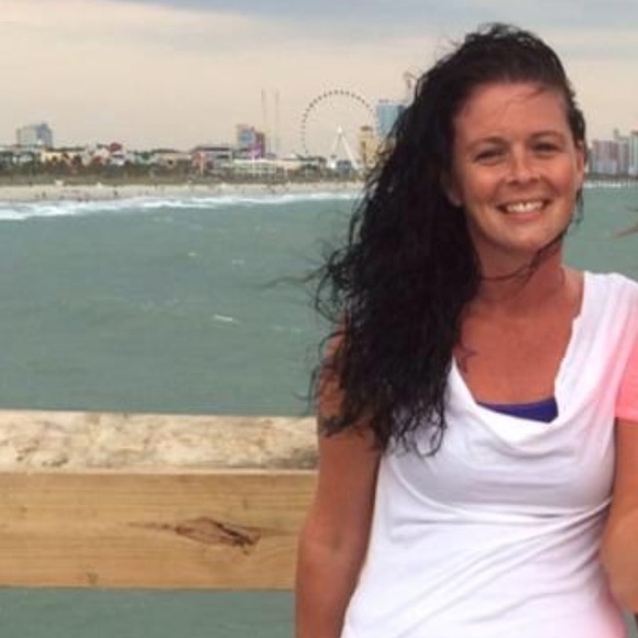 Meet your Posher, Jennifer - Picture 1 of 1