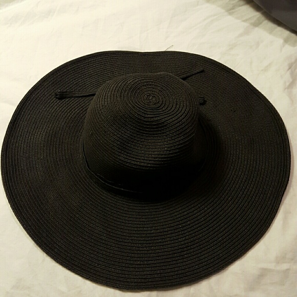 Floppy hat