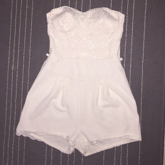 Lace pearl colored romper