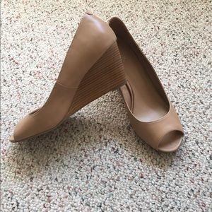 Nudge peep toe wedges