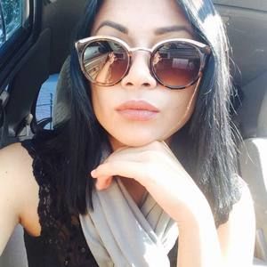 Meet your Posher, Monica