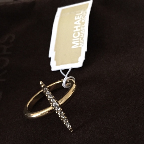 Gold & crystals...perfect combination
