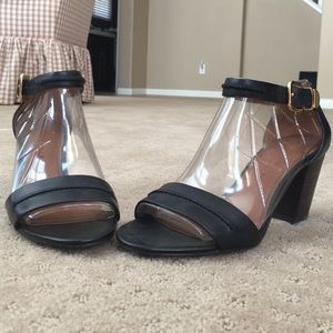 Banana Republic Peyton Chunky Heel Sandal Size 8