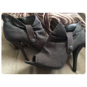 On Hold until 10/18 • Gray open toe Booties
