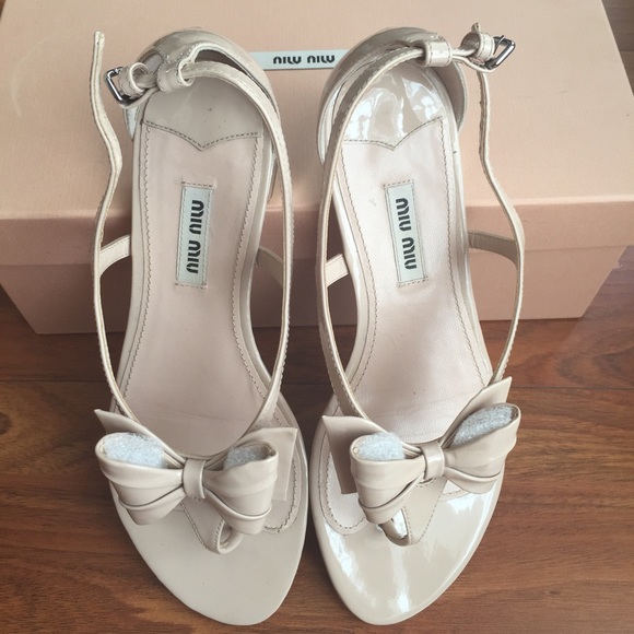 Miu Miu Bow Sandals in Cipria