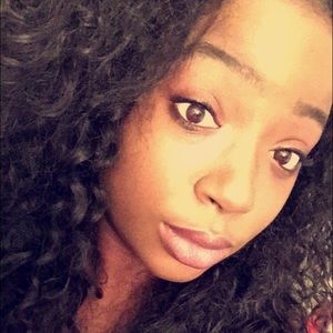 Meet your Posher, Kendra