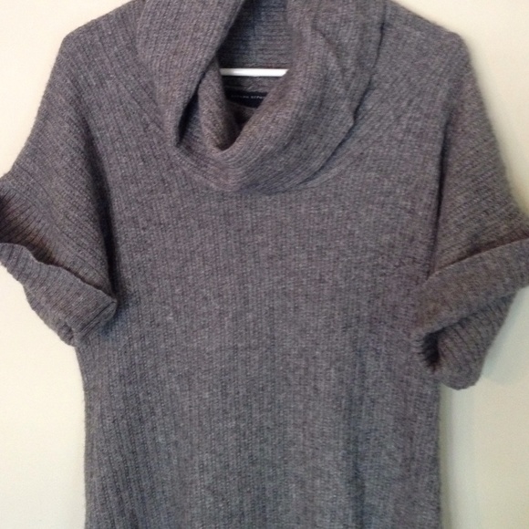 SALE! 🌀$22🌀 Banana Republic Sweater Dress