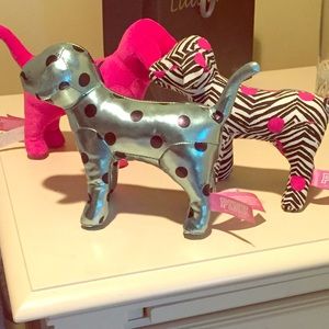 3 Love pink dogs